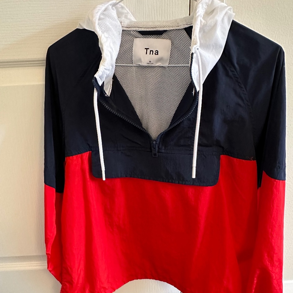 Aritzia TNA Sherwood windbreaker jacket